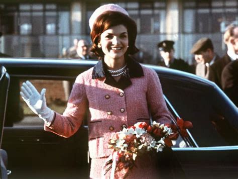 vestito dior sposa kennedy|Tailleur rosa Chanel di Jacqueline Bouvier Kennedy.